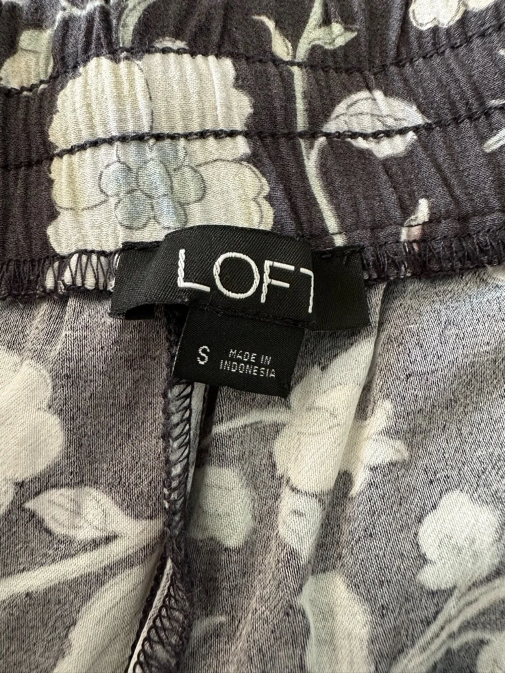 LOFT Floral Wide Leg Pants Dark Gray Boho Pull On Viscose Lightweight Small - Picture 4 of 4